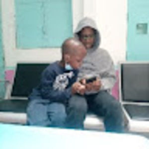 Meet your Posher, Amos